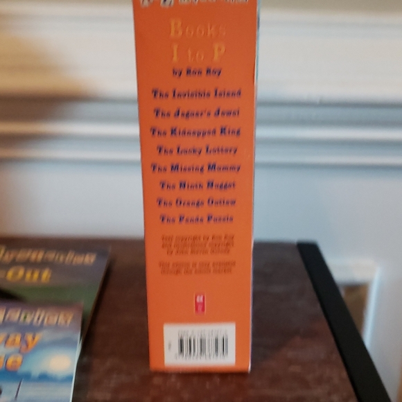 Scholastic A to Z Mysteries Books! lot 10 books. - Picture 6 of 6